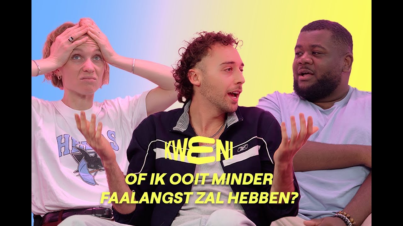 Beeld uit een KWENI-video met drie jonge presentatoren